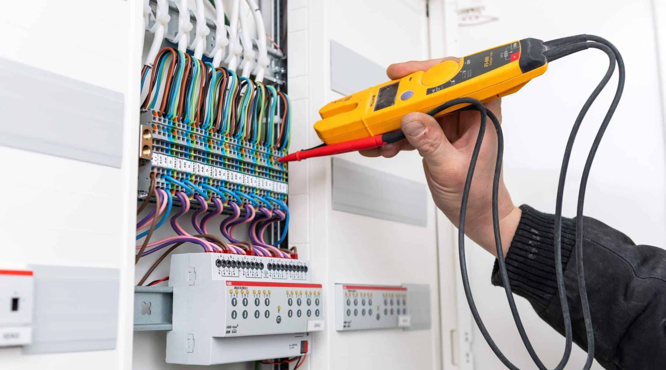 Netz-Periodische-Kontrolle-2250x1250