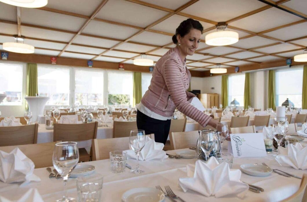 EWOPUR-Landgasthof-Grossteil-Tisch-decke-1060x700