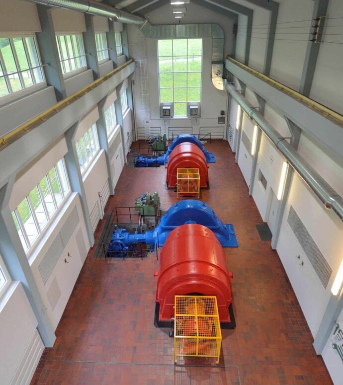 Grafik-Überuns-Energieerzeugung-Kraftwerk-Hugschwendi-690x775