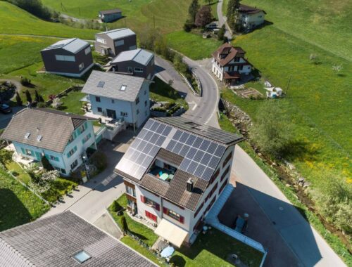 Photovoltaik-Referenz-Blättler-500x380