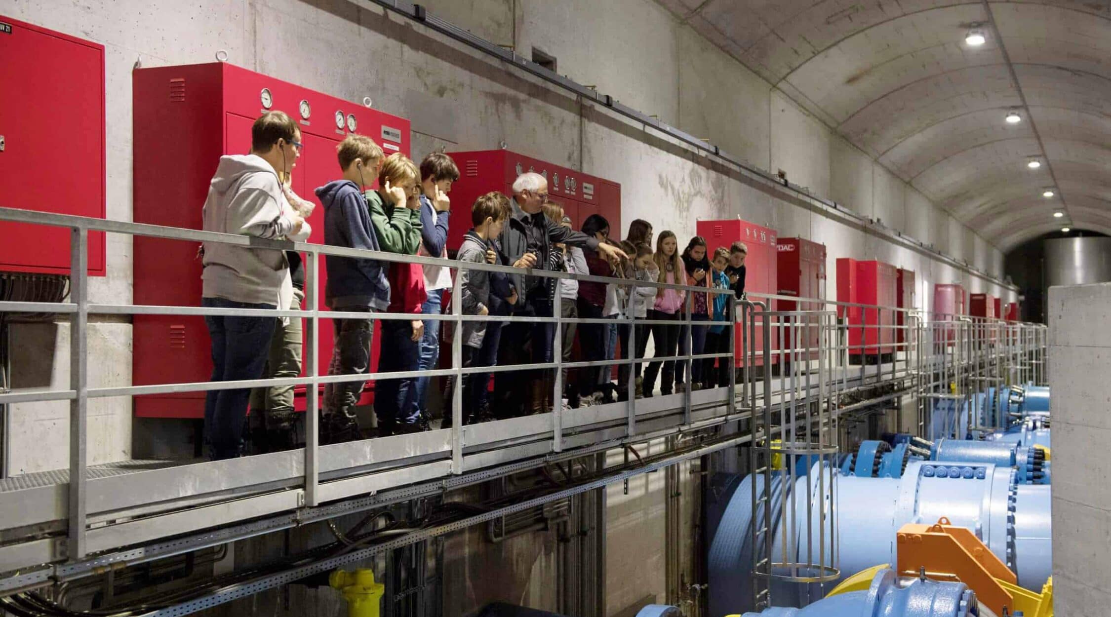 Überuns-Energieerzeugung-Besichtigung-1-2250x1250