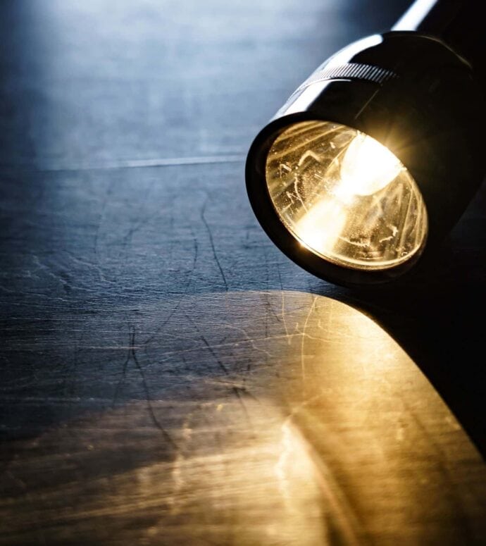 EWOPUR-Versorgungssicherheit-Taschenlampe-690x775