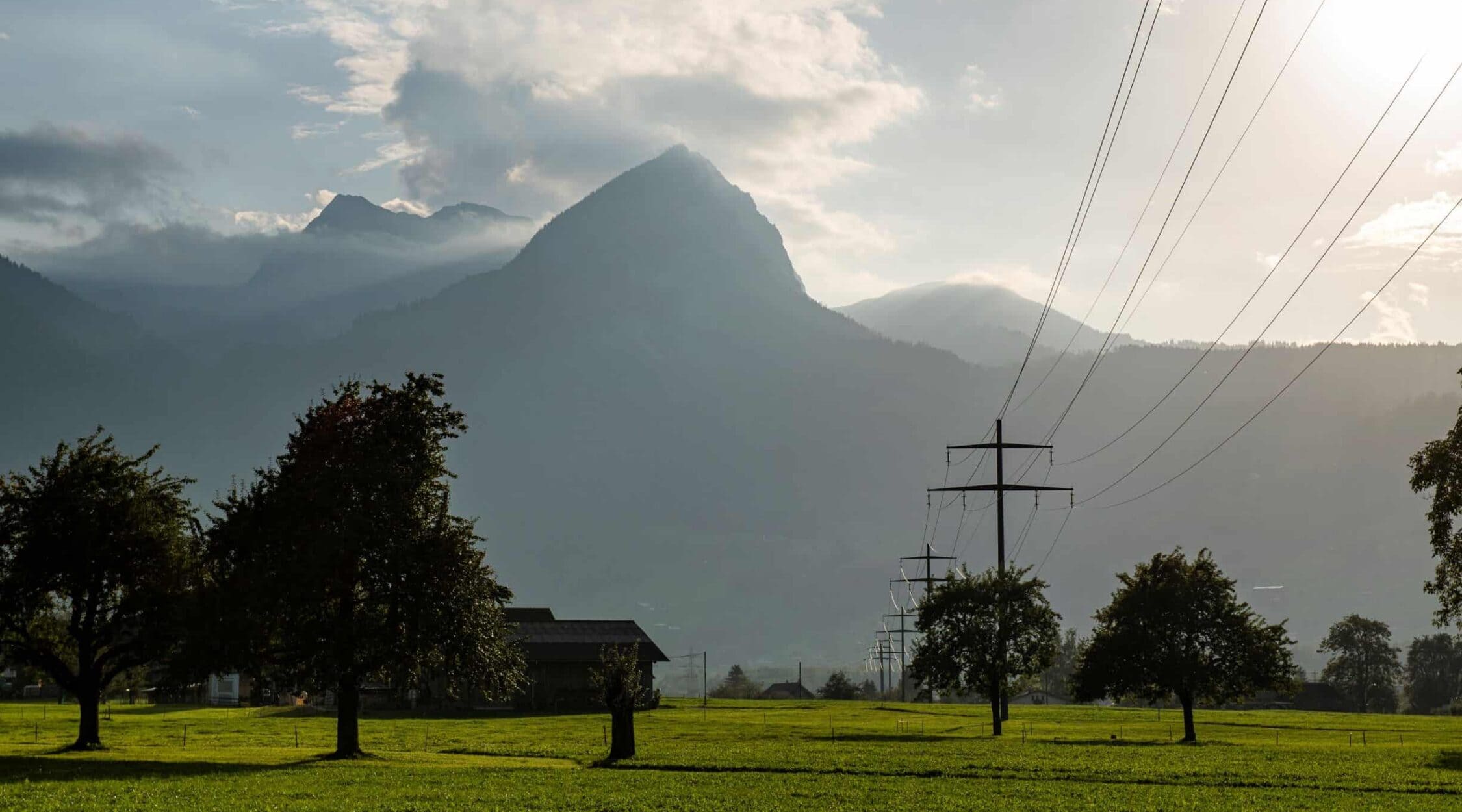 Netz-Freileitung-2250x1250