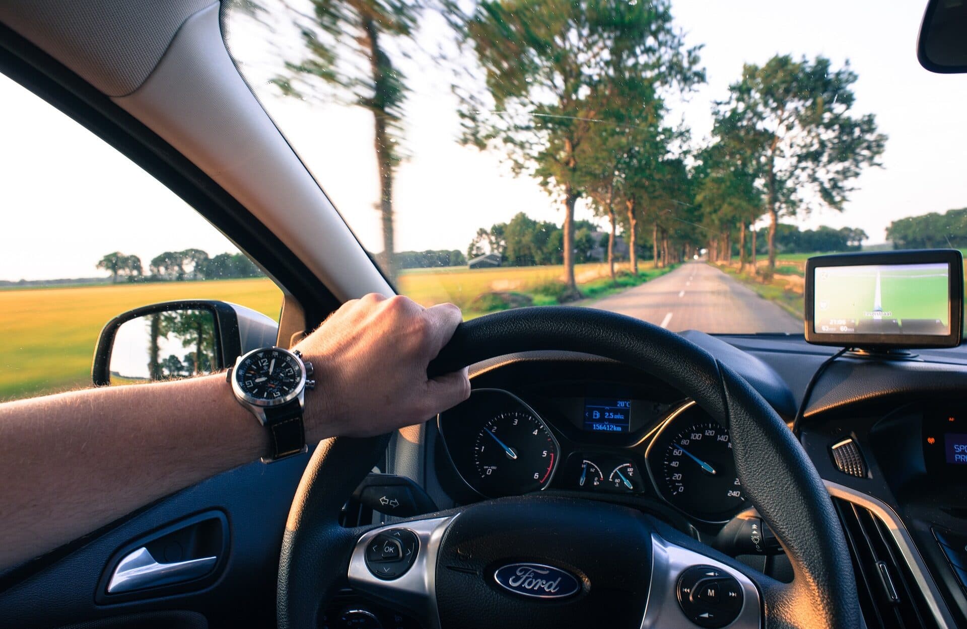 driving-2732934_1920-1920x1250