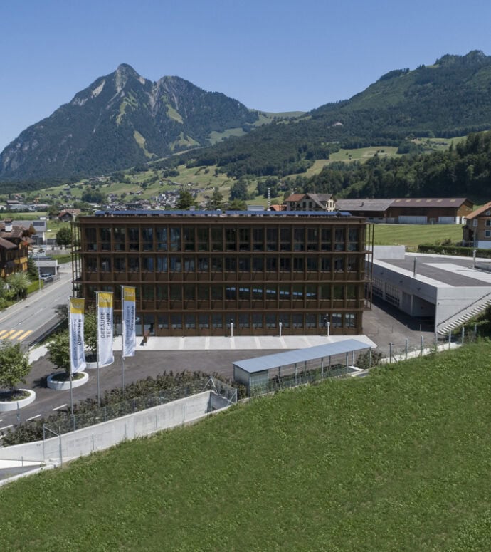 Aussen-bearbeitet-1025-690x775