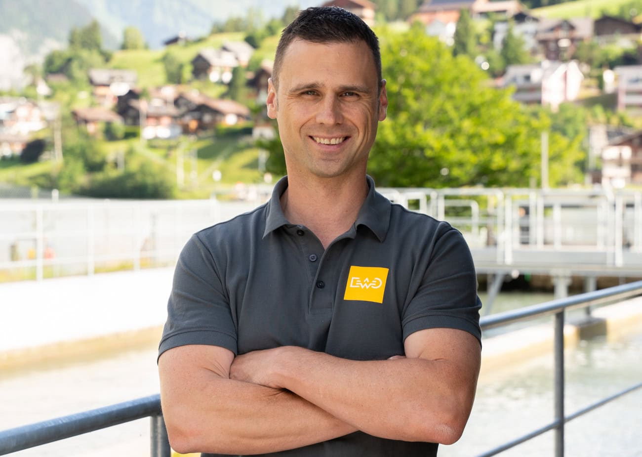 Ein Portrait des Projektleiters Produktion Adrian Omlin bei der Fassungswehr Eugenisee in Engelberg OW.
